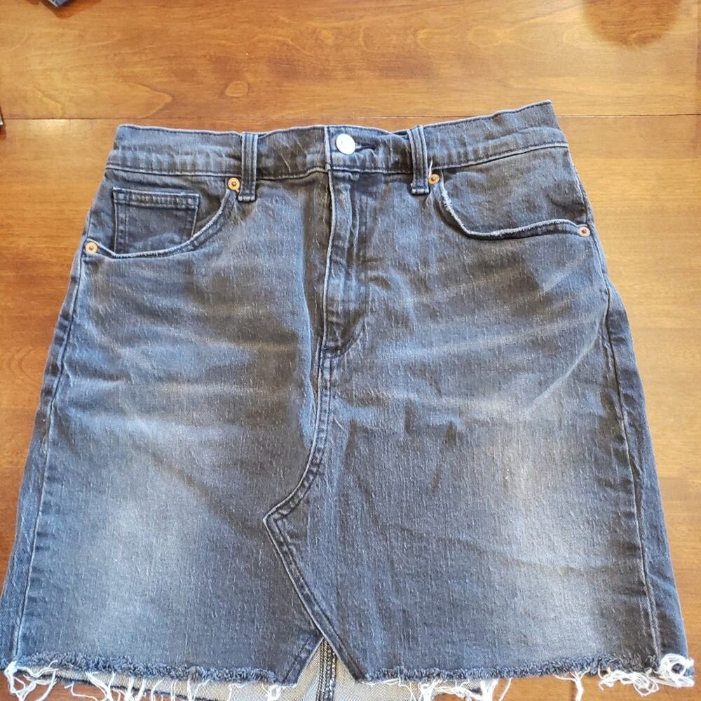 Lucky Brand 8/29 black‎ jean raw hem skirt